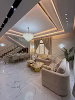 فيلا فاخره للبيع بمساحات كبيره مفروشه بأثاث كلاسيكي : Image 3