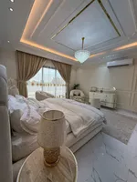 فيلا فاخره للبيع بمساحات كبيره مفروشه بأثاث كلاسيكي : Image 7