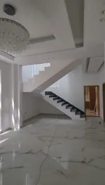 فيلا سكني استثماري للبيع : Image 2