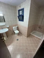 غرفه وصاله للايجار السنوي في النعيميه 1 عجمان قريبه لمخرج دبي والشارقه وجميع الخدمات : Image 5