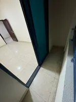 غرفه وصاله للايجار السنوي في النعيميه 1 عجمان قريبه لمخرج دبي والشارقه وجميع الخدمات : Image 6