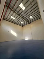 مستودع تخزين في ام القيون مساحه3000 قدم : Image 2