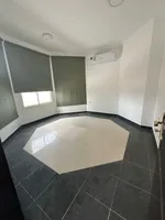 فيلا للايجار 4 غرف للموظفين في ام القيوين : Image 2