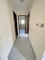 غرفه وصاله  للايجار السنوي الراشيديه  عجمان \2حمام \صاله واسعه ببلكونه ومساحه واسعه تكييف مركزي مطبخ  ببلكونه وباركينج فري   و قريبه مخرج دبي  والشارقه قريبه : Image 3