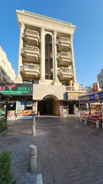 For rent, a residence in a prime location in Fatima Ali Building - Deira, Dubai : Image 1