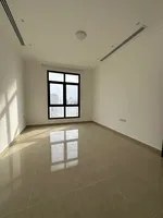 للإيجار فيلا في امارة  الشارقة  منطقة الحوشي   تتكون من  5 غرف نوم ماستر وصالتين  ومجلس  و مطبخين   وغرفة غسيل وغرفة خادمة    حديقة خارجية ومظلة سيارات      مساحة الارض 5000 قدم مربع  مطلوب  سنويا 140 ألف درهم للمعاينة يرجى التواصل مع الرقم
050328344 : Image 3