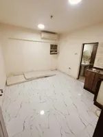 استديو مساحه مميزه سعر مميز جدا قريب من جميع الخدمات وقريب من مخرج دبي والشارقه : Image 5