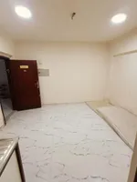 استديو مساحه مميزه سعر مميز جدا قريب من جميع الخدمات وقريب من مخرج دبي والشارقه : Image 6