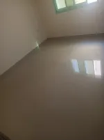 غرفه وصاله للايجار السنوي  مساحه واسعه تكييف مركزي قريبه من مخرج دبي والشارقه : Image 2