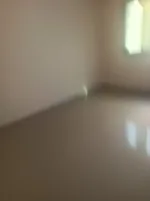 غرفه وصاله للايجار السنوي  مساحه واسعه تكييف مركزي قريبه من مخرج دبي والشارقه : Image 3