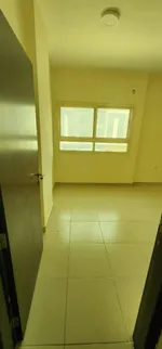 غرفه وصاله مساحه واسعه في ارقي الاماكن في المويهات عجمان قريبه من محمد بن زايد وشيخ عمار : Image 1