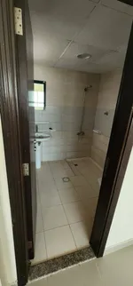 غرفه وصاله مساحه واسعه في ارقي الاماكن في المويهات عجمان قريبه من محمد بن زايد وشيخ عمار : Image 4