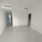 غرفه وصاله اول ساكن الروضه عجمان  علي الشارع الرئيسي الشيخ عمار قريبه من مخرج الشارقه ودبي : Image 5