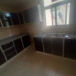 غرفه وصاله اول ساكن الروضه عجمان  علي الشارع الرئيسي الشيخ عمار قريبه من مخرج الشارقه ودبي : Image 4