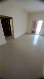 غرفه وصاله كبيره مكيف مركزي وبلكونه بنايه نظيفه وصيانه جديدة الموقع الراشيديه عجمان : Image 6