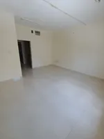 استديو مساحه واسعه للايجار السنوي في النعيميه  قريب من السفير مول ومخرج دبي والشارقه : Image 3