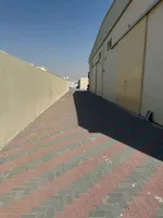 Food warehouse for rent in Umm Al Qayoun. There are 3 large warehouses available : Image 1