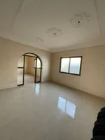 للبيع فيلا في الشارقة تقع في منطقة الدراري طابق واحد فقط. قريب جدا من الزاهية مول : Image 3