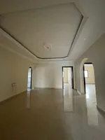 للبيع فيلا في الشارقة تقع في منطقة الدراري طابق واحد فقط. قريب جدا من الزاهية مول : Image 4