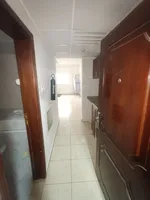 للايجار السسنوي استديو مساحه واسعه مطبخ منفصل خزائن في الحائط قريب من مخرج دبي والشارقه : Image 4