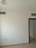 شقه غرفه وصاله ومطبخ كبير  العنوان في الراشدية بعجما ن قريبه من مخرجي دبي والشارقه وكل الخدمات وقريبه من الفالكون \Apartment with one bedroom, a hall, and a large kitchen. The address is in Al Rashidiya, Ajman. It is close to the exits of Dubai and S : Image 6