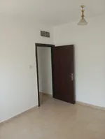 شقه غرفه وصاله ومطبخ كبير  العنوان في الراشدية بعجما ن قريبه من مخرجي دبي والشارقه وكل الخدمات وقريبه من الفالكون \Apartment with one bedroom, a hall, and a large kitchen. The address is in Al Rashidiya, Ajman. It is close to the exits of Dubai and S : Image 2