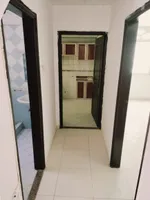 شقه غرفه وصاله ومطبخ وحمام وبلكونه العنوان الكورنيش في عجمان قريبه من البحر ودوار السفيه\Apartment with one bedroom, a living room, a kitchen, a bathroom, and a balcony. Address: Al Corniche, Ajman. Close to the sea and Al Safia Roundabout. : Image 5