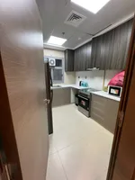 للإيجار شقة غرفة و صالة مفروشة شهري في برج في عجمان الراشدية 2 قريب من جسر غلفا شامل الفواتير : Image 5