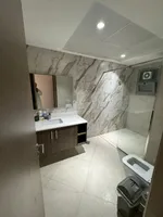 للإيجار شقة غرفة و صالة مفروشة شهري في برج في عجمان الراشدية 2 قريب من جسر غلفا شامل الفواتير : Image 7