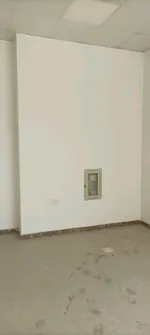 Shops for rent in Muwaileh on the main street : Image 3