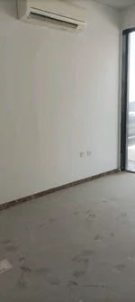 Shops for rent in Muwaileh on the main street : Image 4