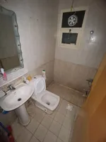 غرفة وصاله ومطبخ و2 حمام تكييف مركزي النعيمية  في عجمان قريبه من دوار السناره قريبه من مخرج  دبي والشارقه//One room, a hall, a kitchen, and two bathrooms, central air conditioning, Al Nuaimiya, Ajman, close to Al Sinara roundabout, close to the exit  : Image 3