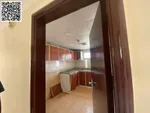شقه للايجار السنوي بعجمان في الراشدية 2 غرفتين وصاله ومطبخ و2حمام وبلكونه : Image 5