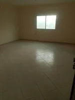 شقه غرفه وصاله  بلكونه حمام  مساحه واسعه العنوان النعيميه قريب من الملك وشارع الكويت و قريب من مخرج دبي والشارقه//Apartment with one bedroom, a living room, a balcony, and a bathroom. Spacious. Address: Al Nuaimiya, close to King Abdullah Road and Ku : Image 6