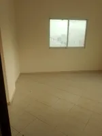 شقه غرفه وصاله  بلكونه حمام  مساحه واسعه العنوان النعيميه قريب من الملك وشارع الكويت و قريب من مخرج دبي والشارقه//Apartment with one bedroom, a living room, a balcony, and a bathroom. Spacious. Address: Al Nuaimiya, close to King Abdullah Road and Ku : Image 5