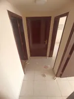 شقه غرفه  وصاله  بلكونه حمام  مساحه واسعه العنوان النعيميه قريب من  الملك فيصل وشارع الكويت علي محمد بن زايد مباشر  مخرج دبي والشارقه//Apartment with one bedroom, a living room, a balcony, and a bathroom. Spacious. Address: Al Nuaimiyah, near King Fa : Image 3