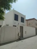 للبيع فيلا في الشارقة تقع في منطقة شرقان شارع قار طابقين صالة + 4 غرف 2 منها ماستر : Image 1