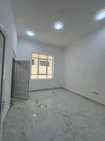 🔅للايجار فيلا طابقين  اول ساكن شامل  مستقلة في العين زاخر ام القطا قرب روضة زاخر مولفة  
 من 5 غرف : Image 4