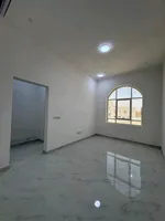 🔅للايجار فيلا طابقين  اول ساكن شامل  مستقلة في العين زاخر ام القطا قرب روضة زاخر مولفة  
 من 5 غرف : Image 7