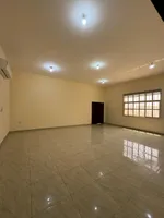 للايجار فيلا مستقلة طابقين في العين غنيمة : Image 4