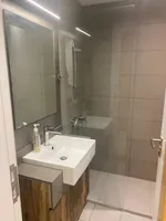 استديو بمساحة متوسطة مع اطلالة خارجية جميلة : Image 5