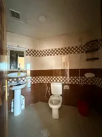 للإيجار شقة غرفة و صالة ببلكونة 2 حمام في عجمان الروضة 2 شارع شيخ عمار سهل المخرج للدبي : Image 8