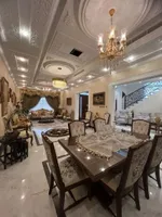 للبيع فيلا فخمة في الشارقة تقع في منطقة تلال زون C سرداب + أرضي + أول ملبسه في الحجر موقع استراتيجي مقابل الحديقة ومجاور للخدمات العامة : Image 7