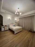 للبيع فيلا فخمة في الشارقة تقع في منطقة تلال زون C سرداب + أرضي + أول ملبسه في الحجر موقع استراتيجي مقابل الحديقة ومجاور للخدمات العامة : Image 3