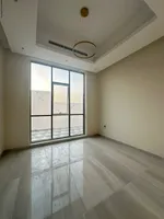 For rent a villa in the Emirate of Sharjah, Al Hoshi area, consisting of 5 master bedrooms : Image 4