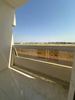 ايجار بدون عمولة بعجمان – غرفتين وصاله مساحه كبيرة عدد 3 حمام غرف ماستر وخزائن بالحائط وصاله منفصلة مع بلكونه إطلالة مفتوحة بمنطقة الجرف 3 – قريب من شارع محمد بن زايد وعلى بعد دقائق من شارع محمد بن زايد بموقع متميز سهلة الخروج لدبى والشارقه بجوار متا : Image 6