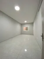 ايجار بدون عمولة بعجمان – غرفتين وصاله مساحه كبيرة عدد 3 حمام غرف ماستر وخزائن بالحائط وصاله منفصلة مع بلكونه إطلالة مفتوحة بمنطقة الجرف 3 – قريب من شارع محمد بن زايد وعلى بعد دقائق من شارع محمد بن زايد بموقع متميز سهلة الخروج لدبى والشارقه بجوار متا : Image 3