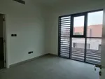 Townhouse for rent in Al Jurf, Abu Dhabi : Image 6