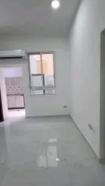 An unfurnished studio : Image 1