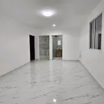 للايجار ملحق مؤلفة من غرفة وصالة وحمام ومطبخ في العين زاخر : Image 1